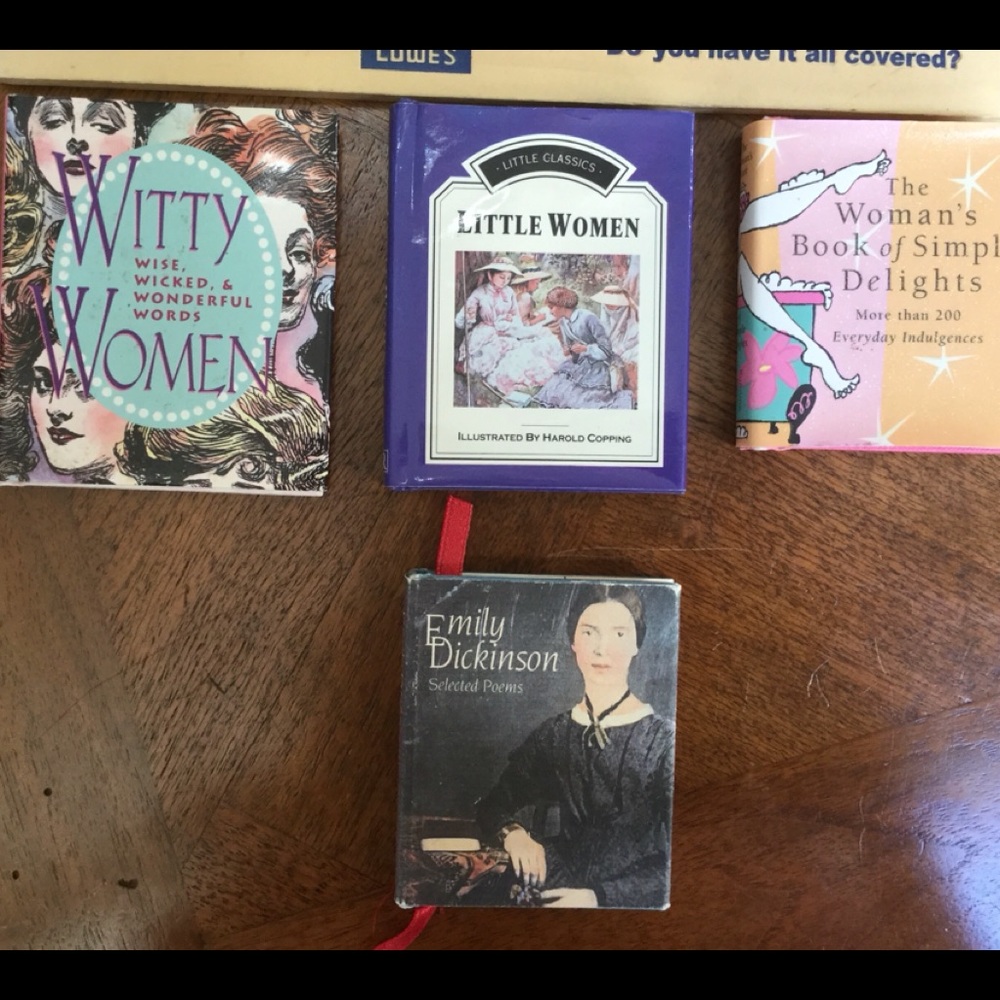 4 miniature books